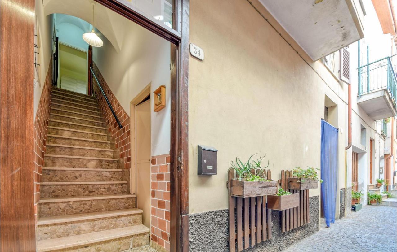 2 Bedroom Beautiful In Villanova Dalbenga Holiday home Villanova d'Albenga