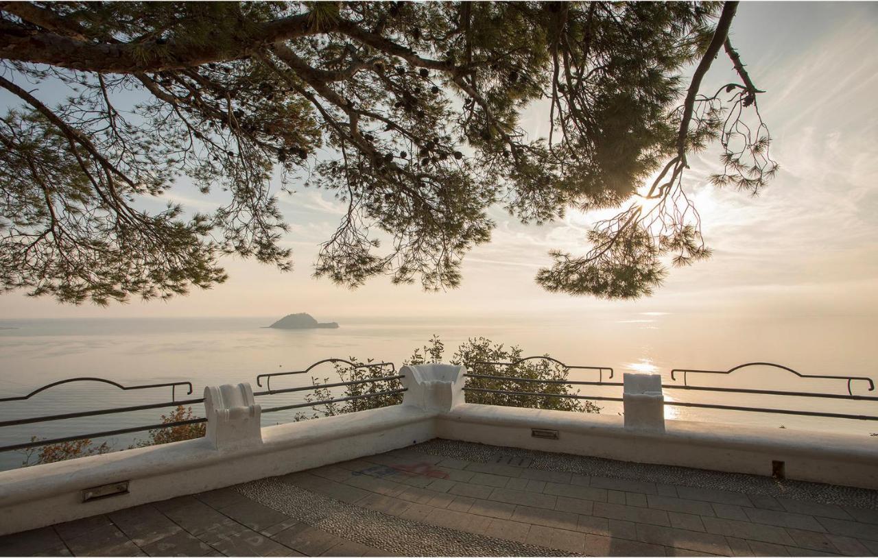 2 Bedroom Beautiful In Villanova Dalbenga Holiday home *